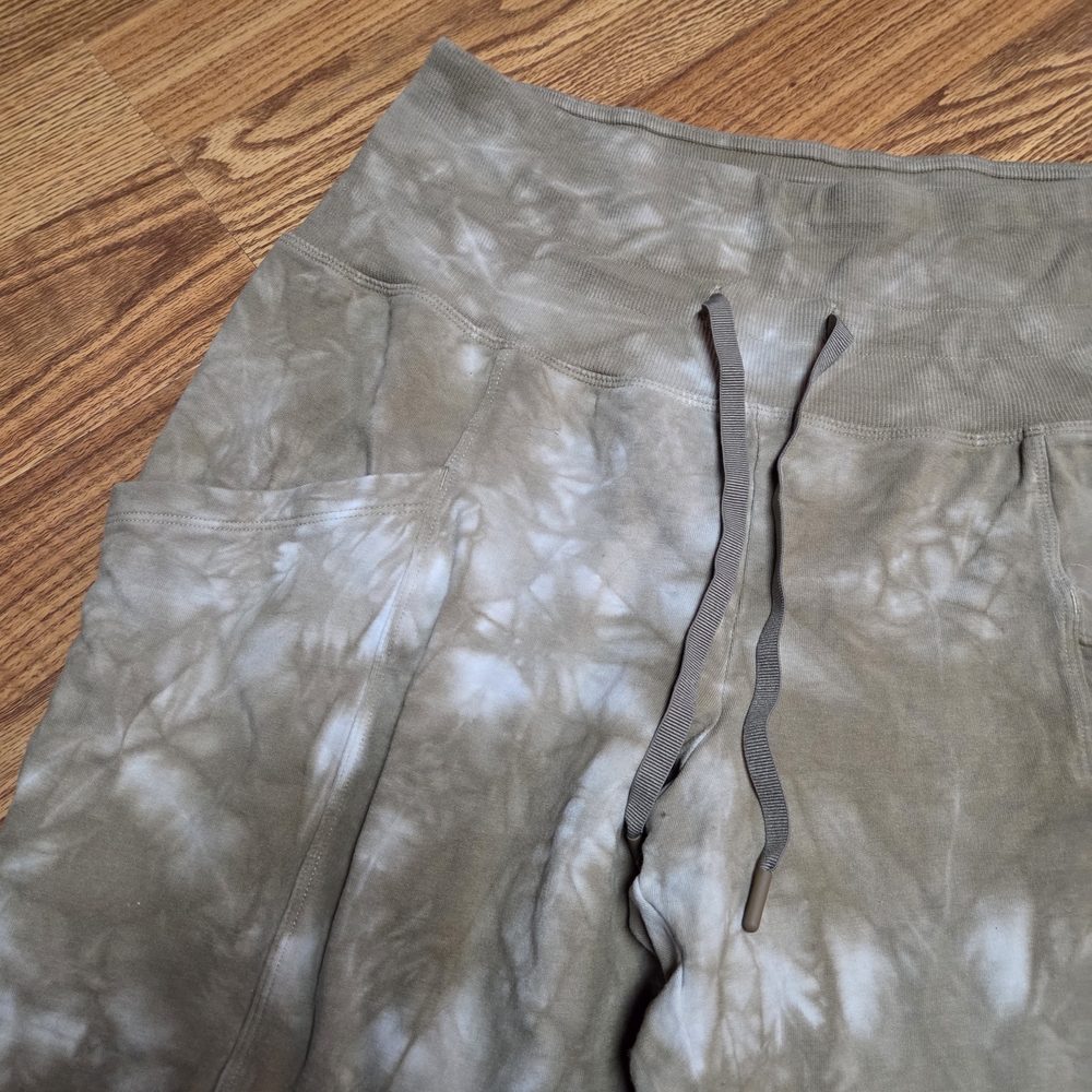 All in Motion Tie-Dye Sweatpants Size Medium - Picture 3 of 6